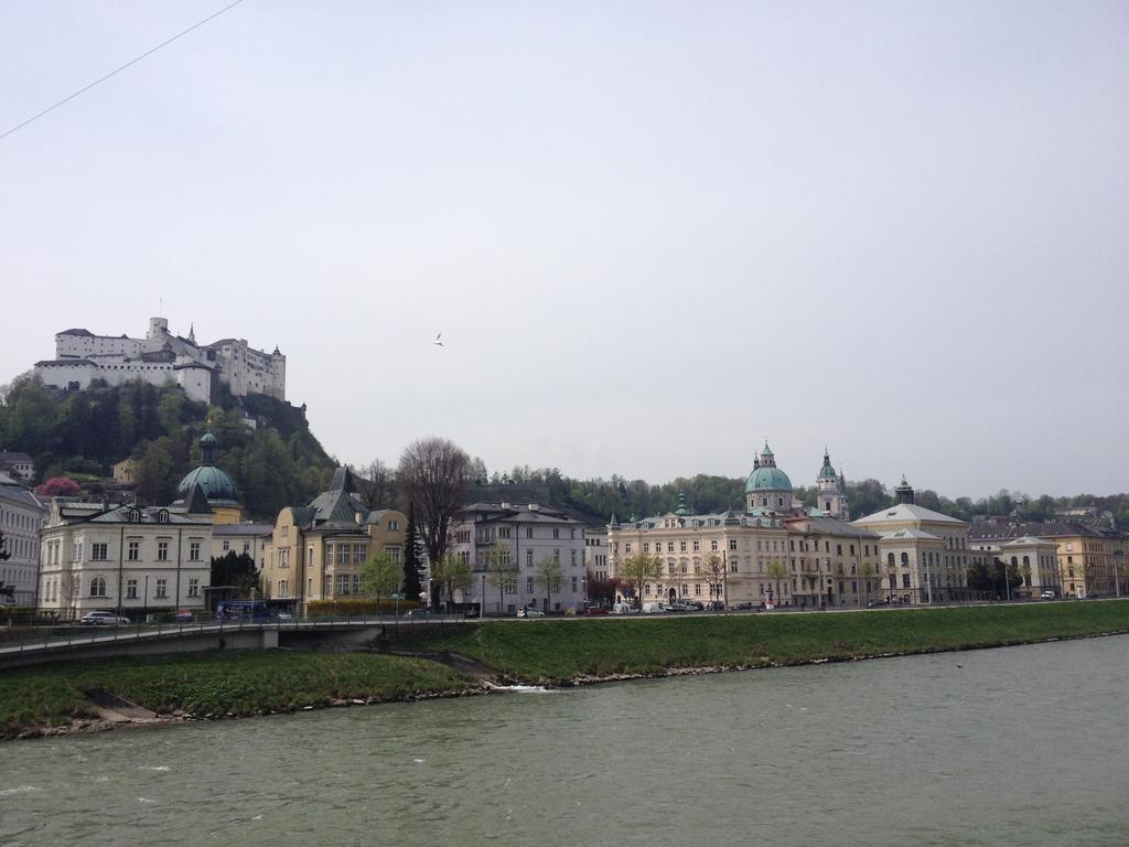 Sarah's Altstadt Oase Salzburg Bagian luar foto