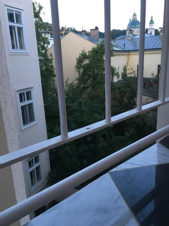 Sarah's Altstadt Oase Salzburg Bagian luar foto